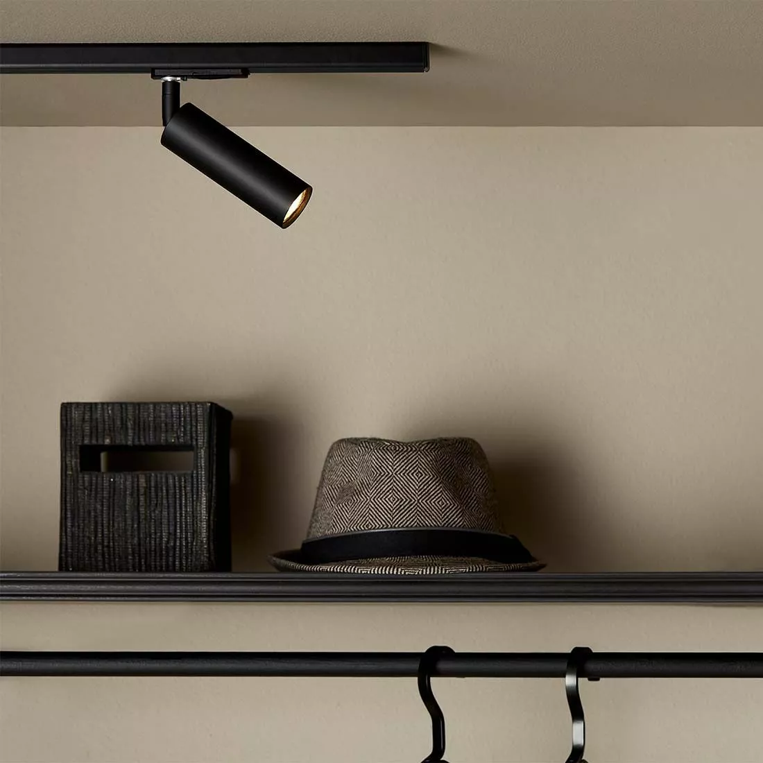 Belid Cato Slim Spotlight Global 1-fas Mattsvart 2 Belid Cato Slim Spotlight Global 1-fas Mattsvart - Bild 2