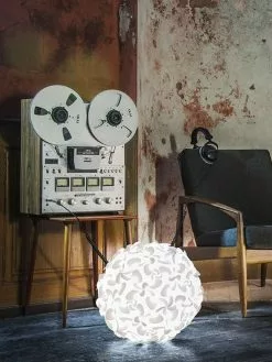 Umage Lora Vit Medium 45cm Skärm -Taklampor affär umage vita lora medium vit skarm 5