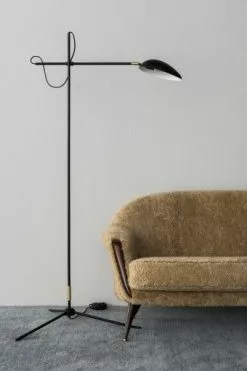 Watt & Veke Spoon Svart/Mässing Golvlampa